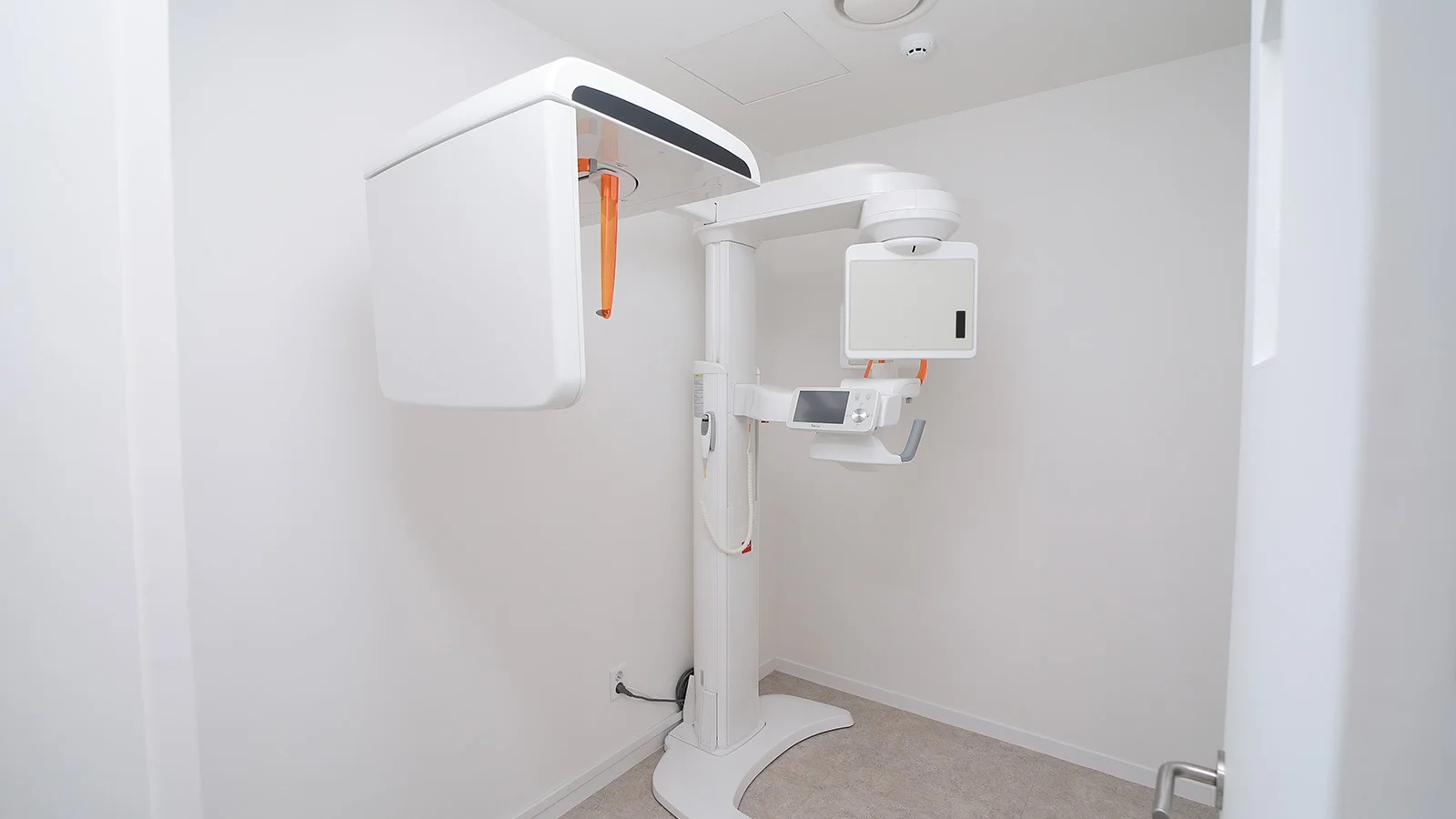 Dental panoramic x-ray machine for 345 Plastic Surgery where natural results